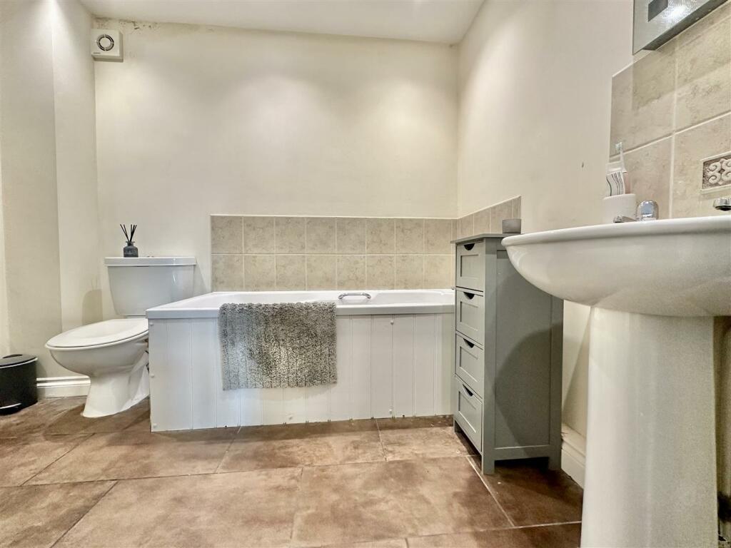Additional property image - Twitchens Lane, Draycott