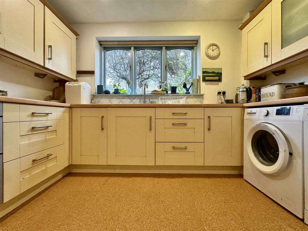 Additional property image - Starrs Close, Axbridge