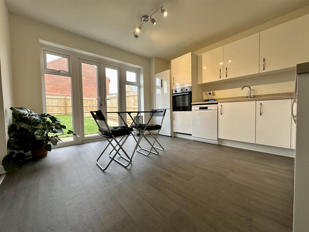 Additional property image - Curlew Way, Cheddar