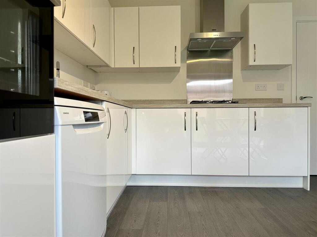 Additional property image - Curlew Way, Cheddar