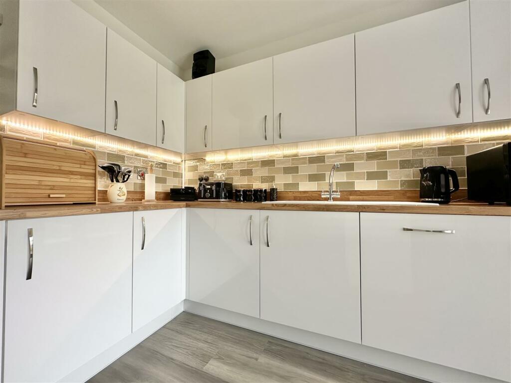 Additional property image - Goosander Grove, Cheddar