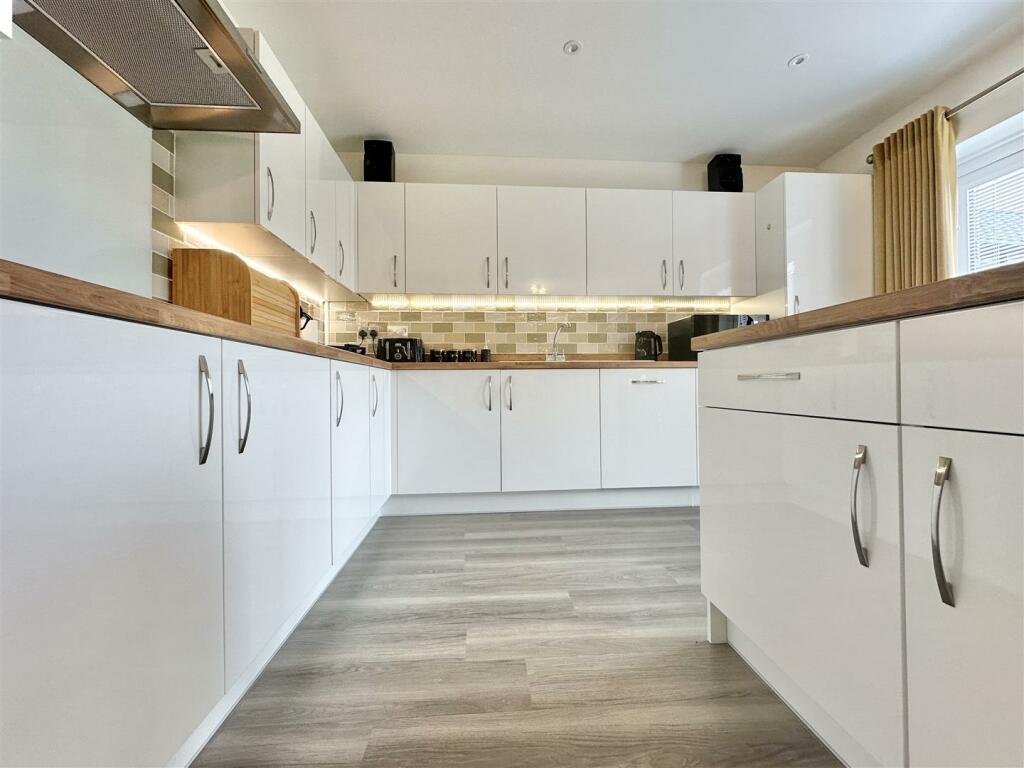 Additional property image - Goosander Grove, Cheddar