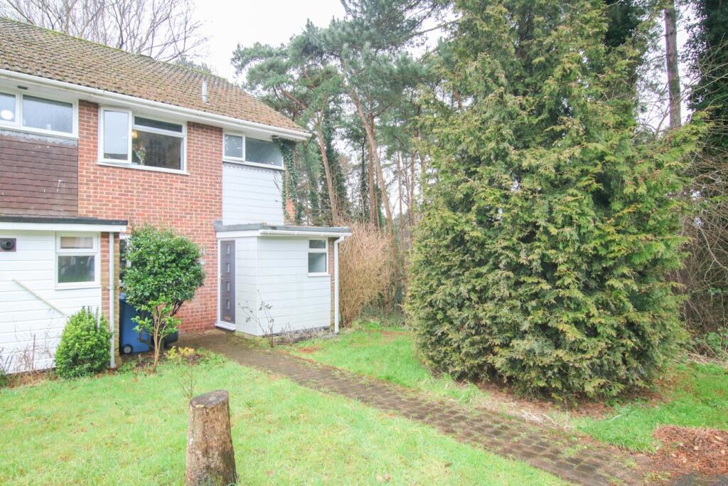 Main image of property: Holland Pines, Bracknell, RG12