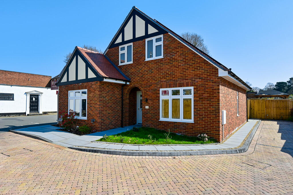 Main image of property: High Street, Crowthorne