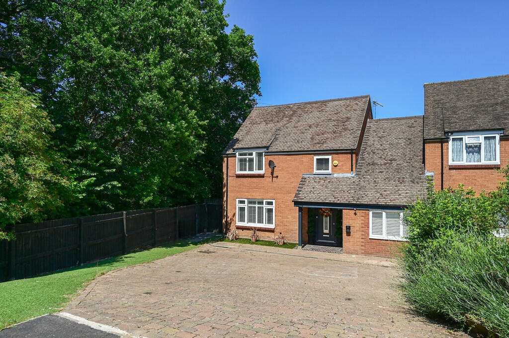 Main image of property: Peddlars Grove, Yateley