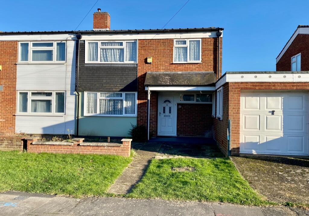 4 bedroom semidetached house for sale in Minster Way, Langley