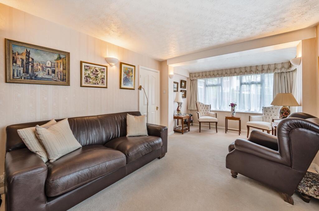 4 bedroom detached house for sale in The Uplands, Gerrards Cross