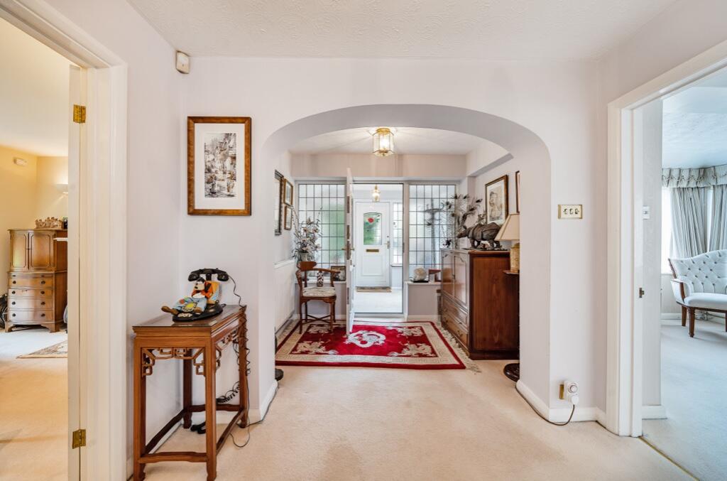 4 bedroom detached house for sale in The Uplands, Gerrards Cross
