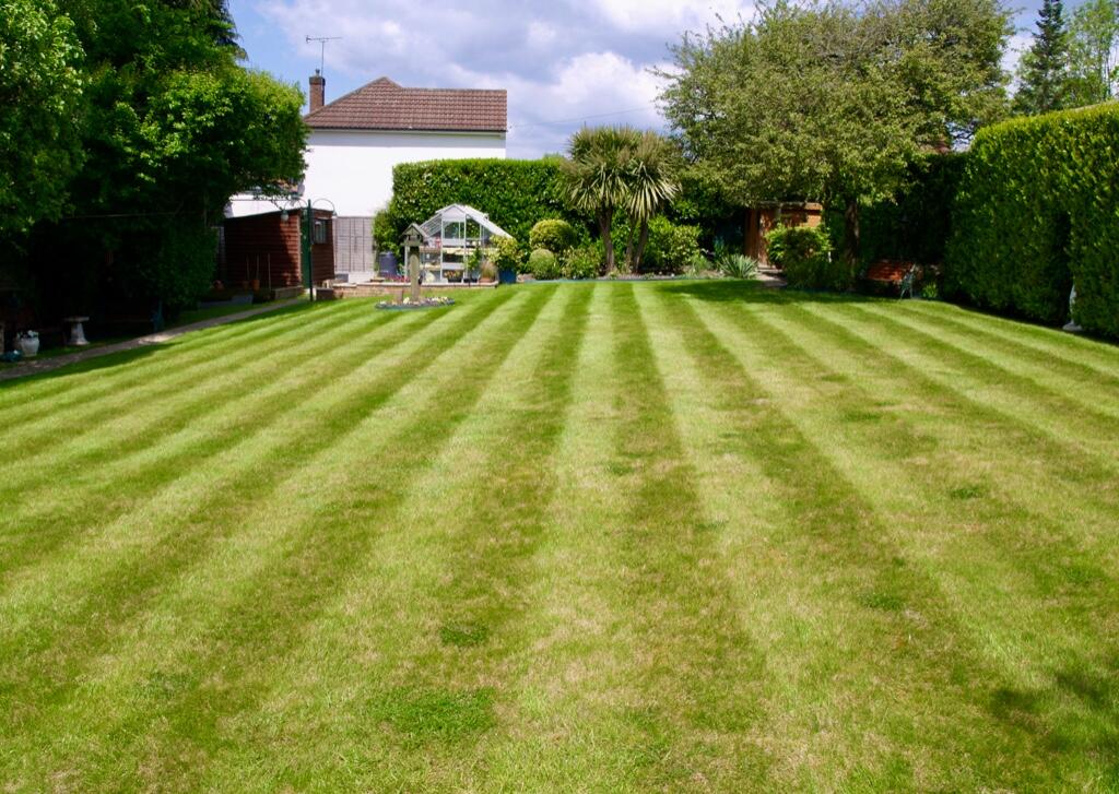 4 bedroom detached house for sale in The Uplands, Gerrards Cross
