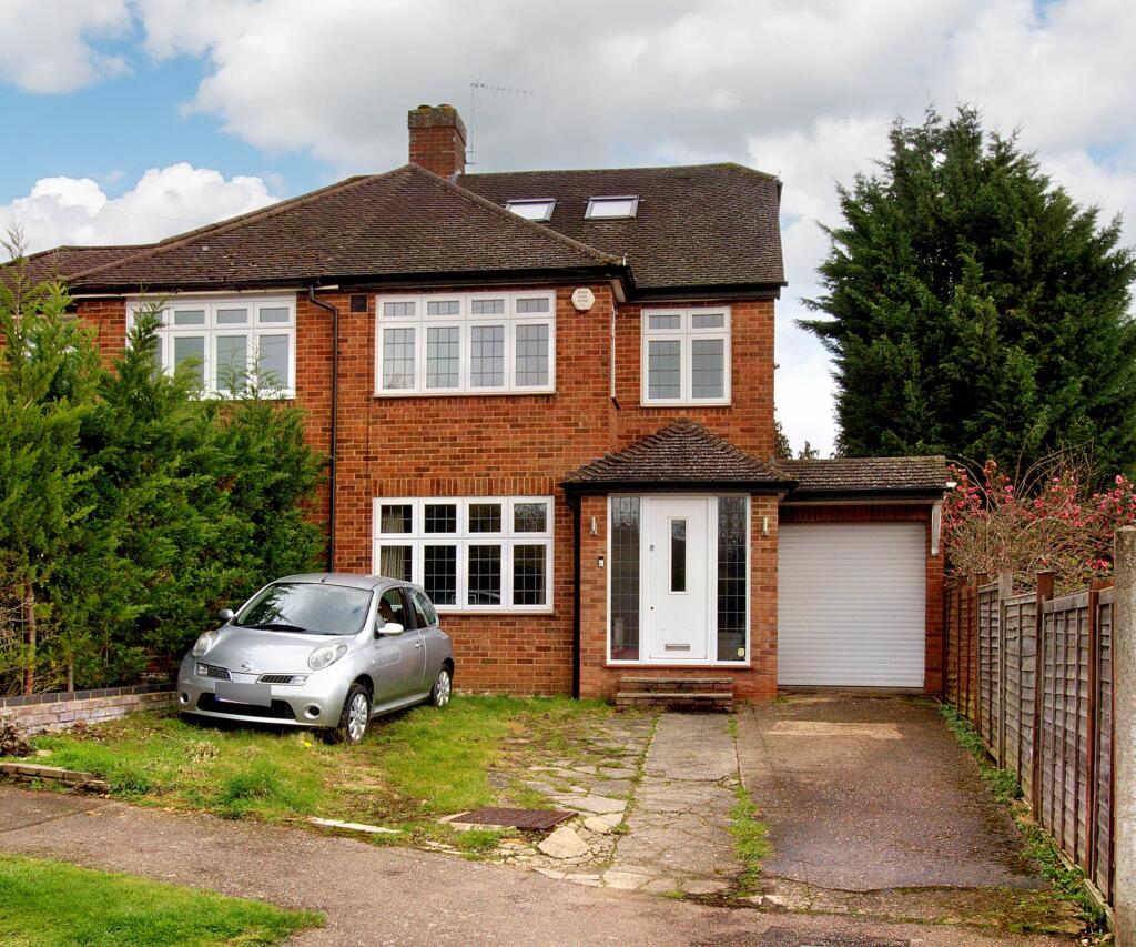 4 bedroom semidetached house for sale in Norwich Way, Croxley Green