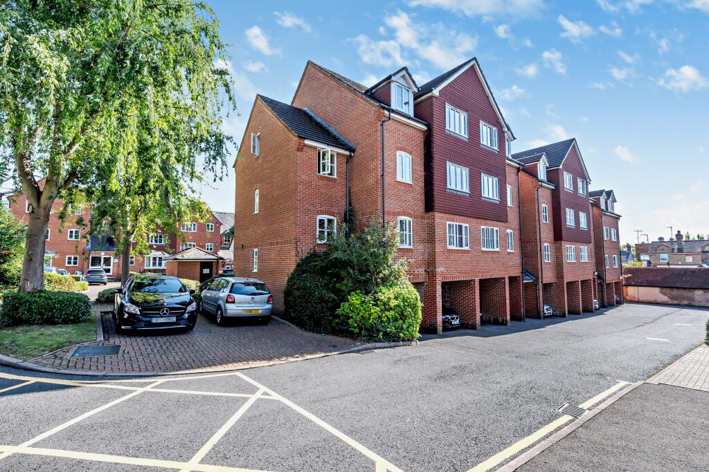 2 bedroom apartment for sale in Mallard Court, Swan Close