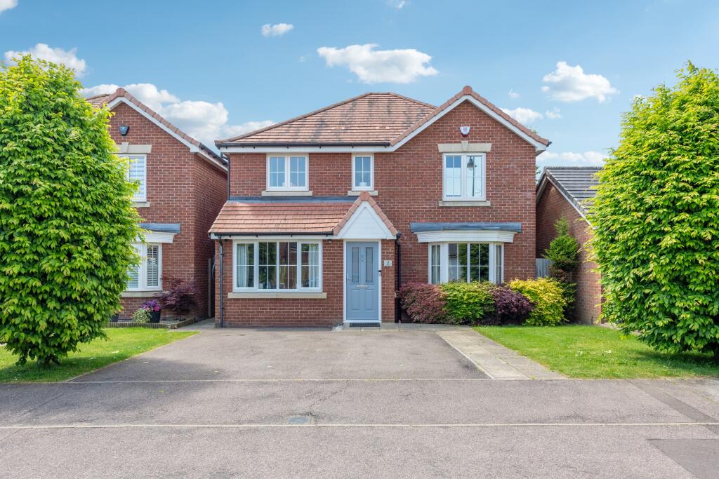 4 bedroom detached house for sale in Pevensey Way, Croxley Green
