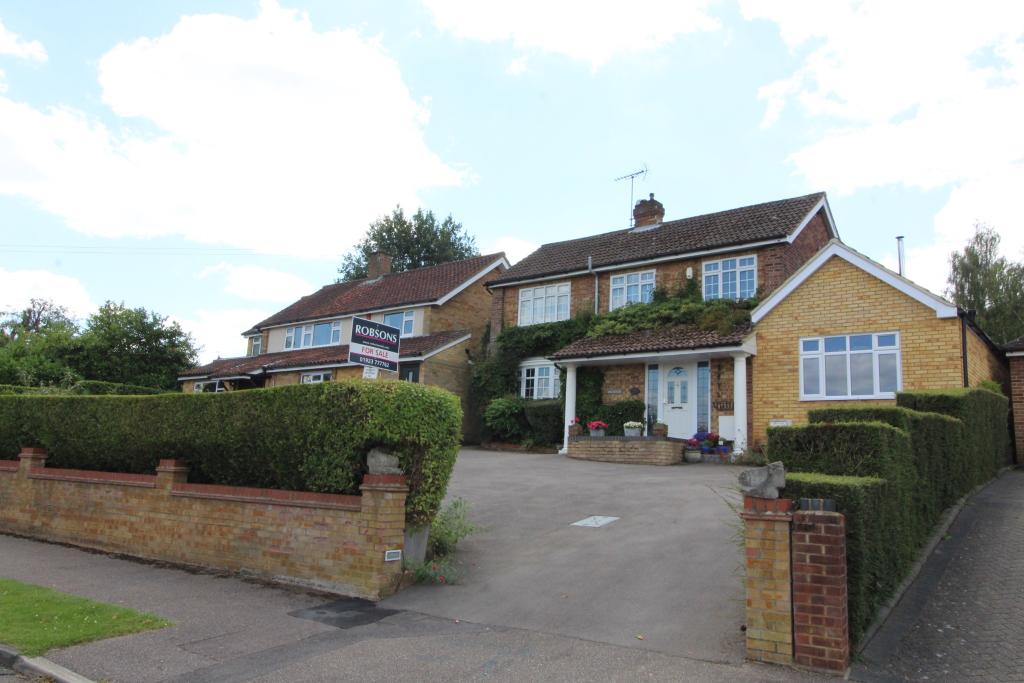 4 bedroom detached house for sale in Highfield Way, Rickmansworth, WD3