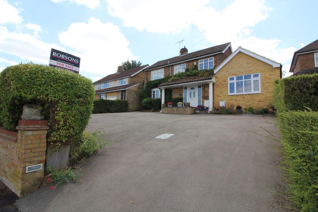 4 bedroom detached house for sale in Highfield Way, Rickmansworth, WD3