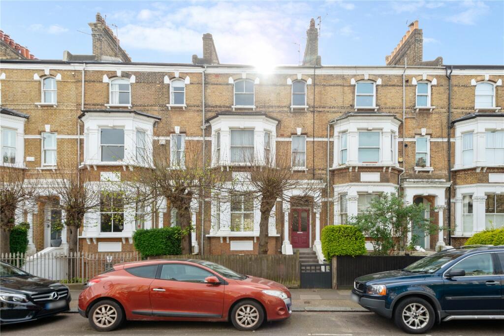 3 bedroom apartment for sale in Geraldine Road, SW18