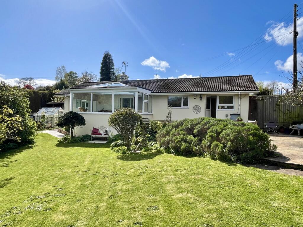 3 bedroom bungalow for sale in Moorhaven, Shillingford Abbot, EX2