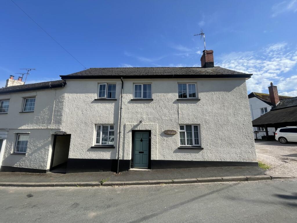 Main image of property: Perrymans, Kenn, EX6