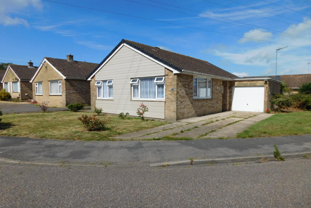 2 bedroom bungalow for sale in Harkwood Drive, Hamworthy, Dorset, BH15