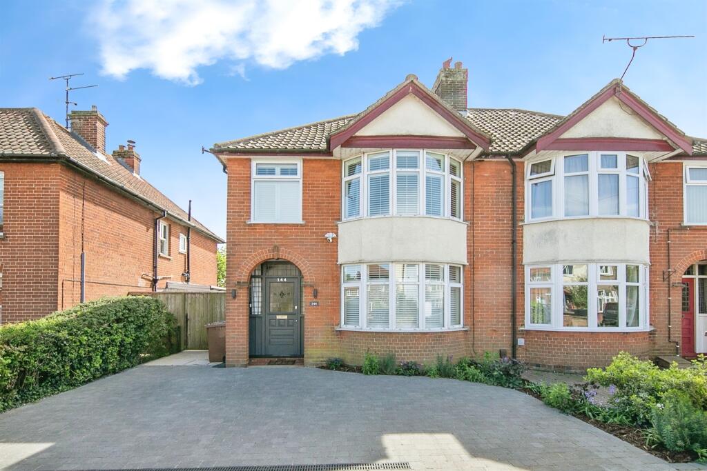 3 bedroom semi-detached house for sale in Whitby Road, Ipswich, IP4