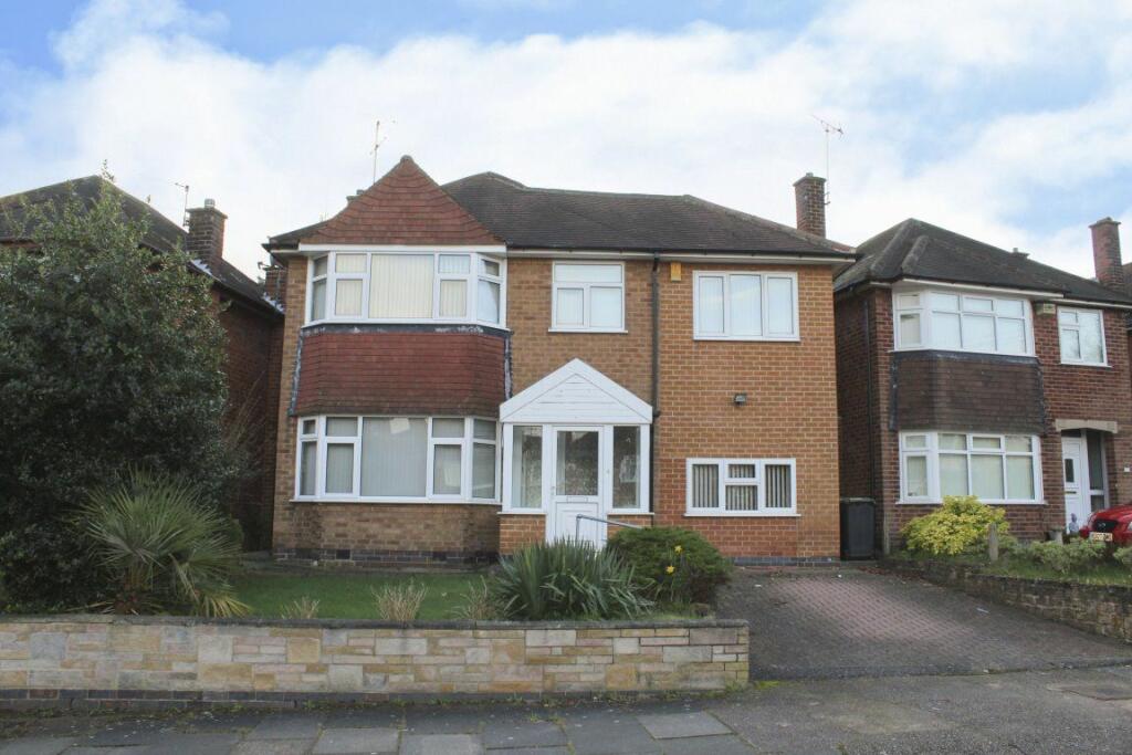 4 bedroom detached house for rent in Seven Oaks Crescent, Bramcote, Nottingham, NG9 3FW, NG9