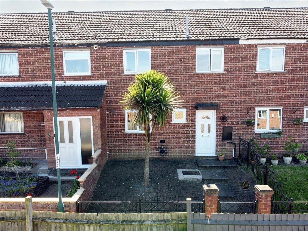 Main image of property: Horsham Drive, Top Valley, Nottingham, NG5 9AH