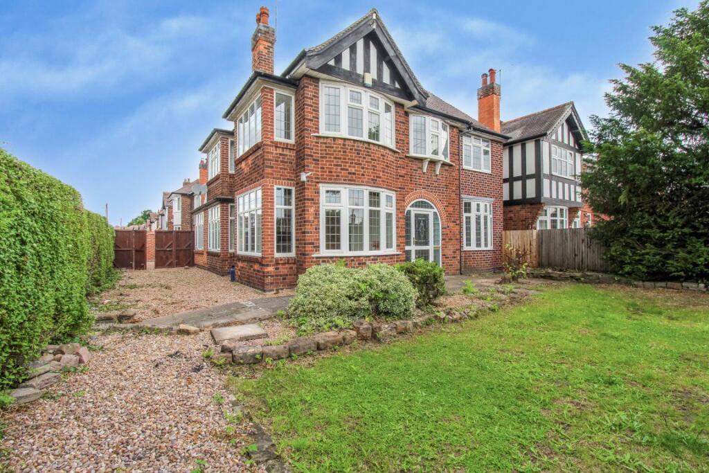 Main image of property: Bramcote Lane, Wollaton, Nottingham, NG8 2ND