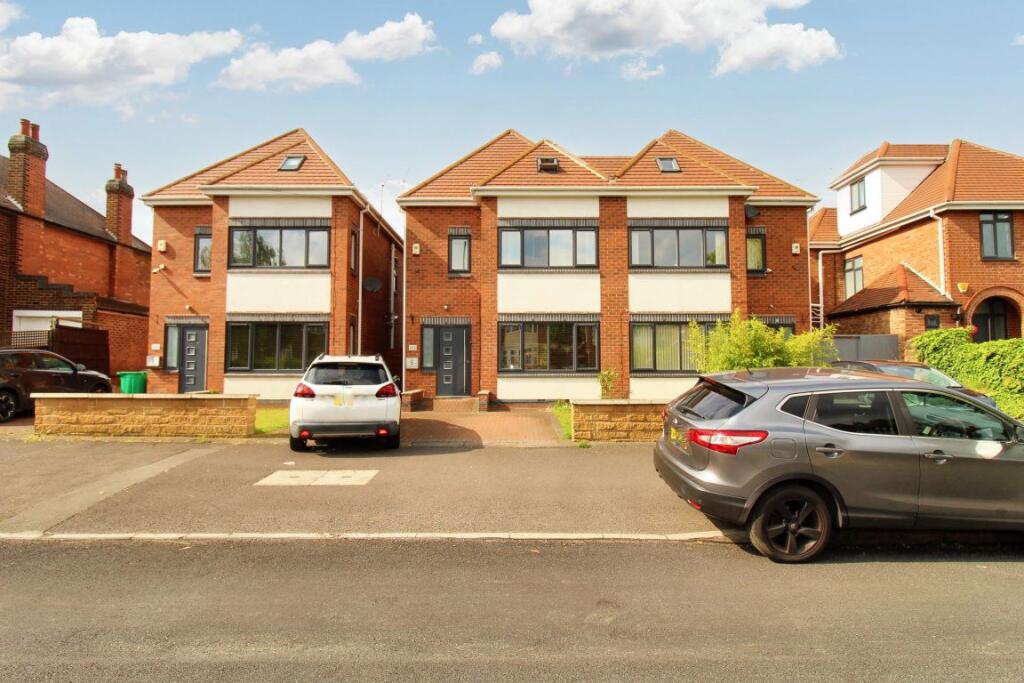 Main image of property: Wollaton Road, Nottingham, NG8 1HQ