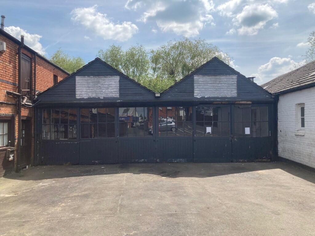 Commercial property to lease in St. Marys Road, Market Harborough, Leicestershire, LE16