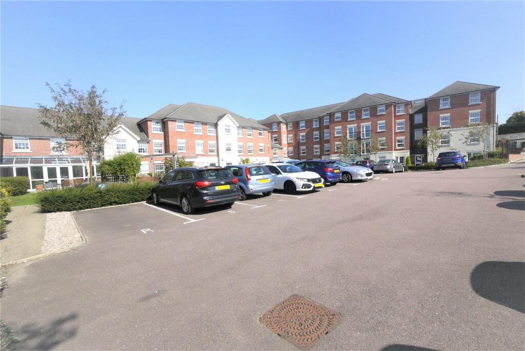1 bedroom apartment for sale in High Street, Ongar, Essex, CM5