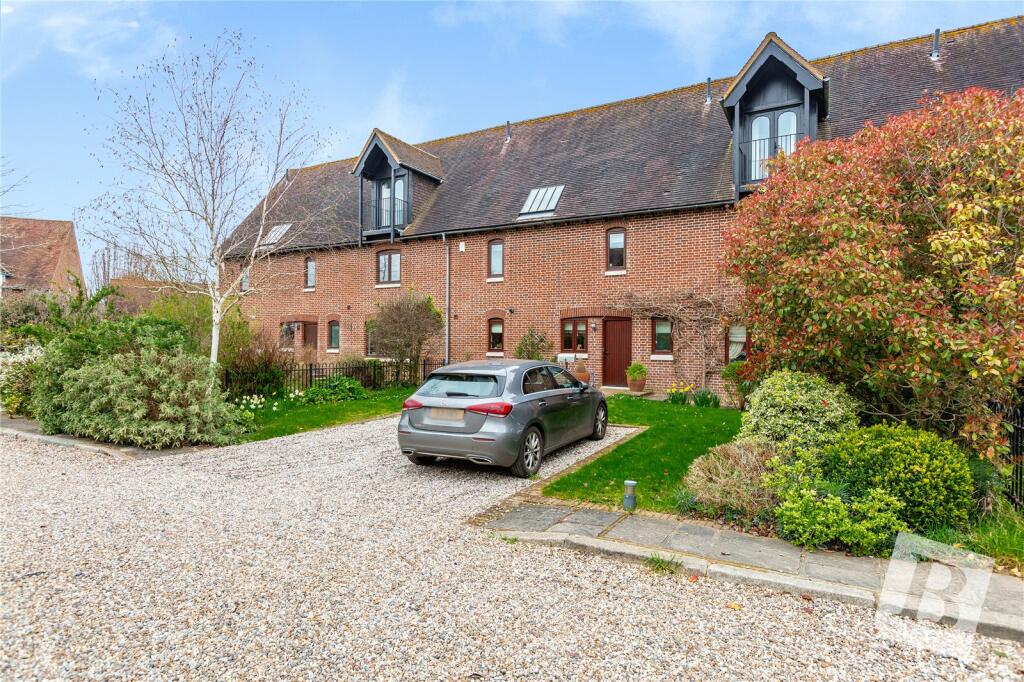 5 bedroom terraced house for sale in Dacres Gate, Dunmow Road, Fyfield