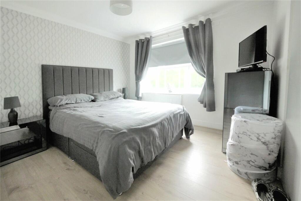 Additional property image - Walter Mead Close, Ongar, Essex, CM5