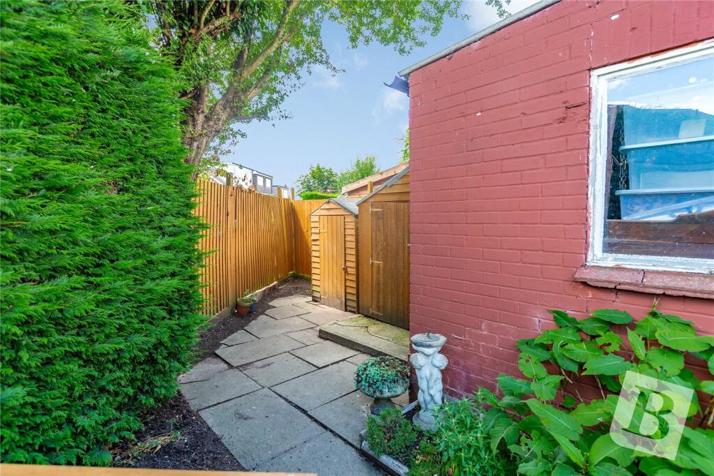 Additional property image - Marks Avenue, Ongar, Essex, CM5