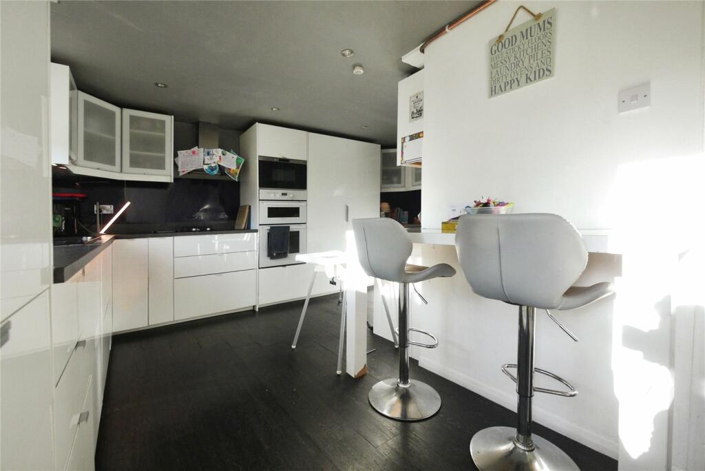 Additional property image - Woodland Way, Ongar, Essex, CM5