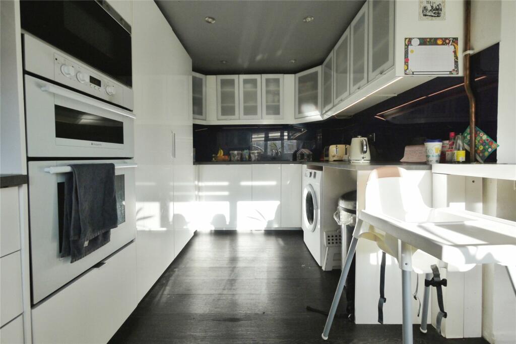 Additional property image - Woodland Way, Ongar, Essex, CM5