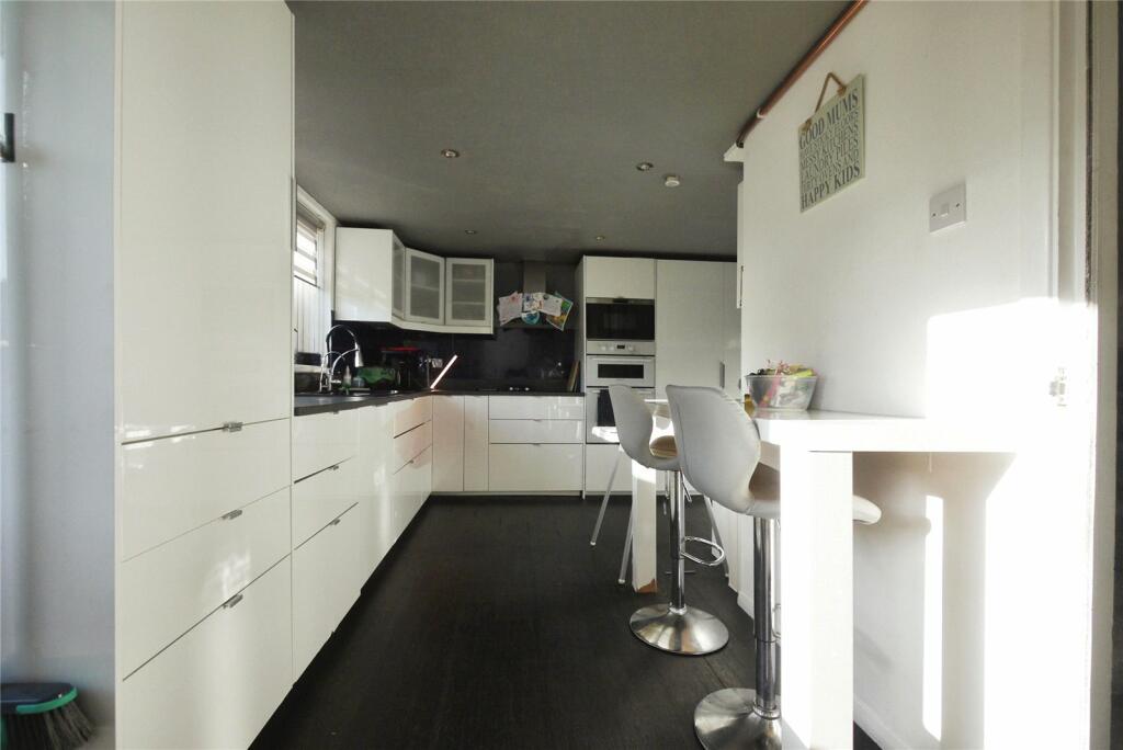 Additional property image - Woodland Way, Ongar, Essex, CM5