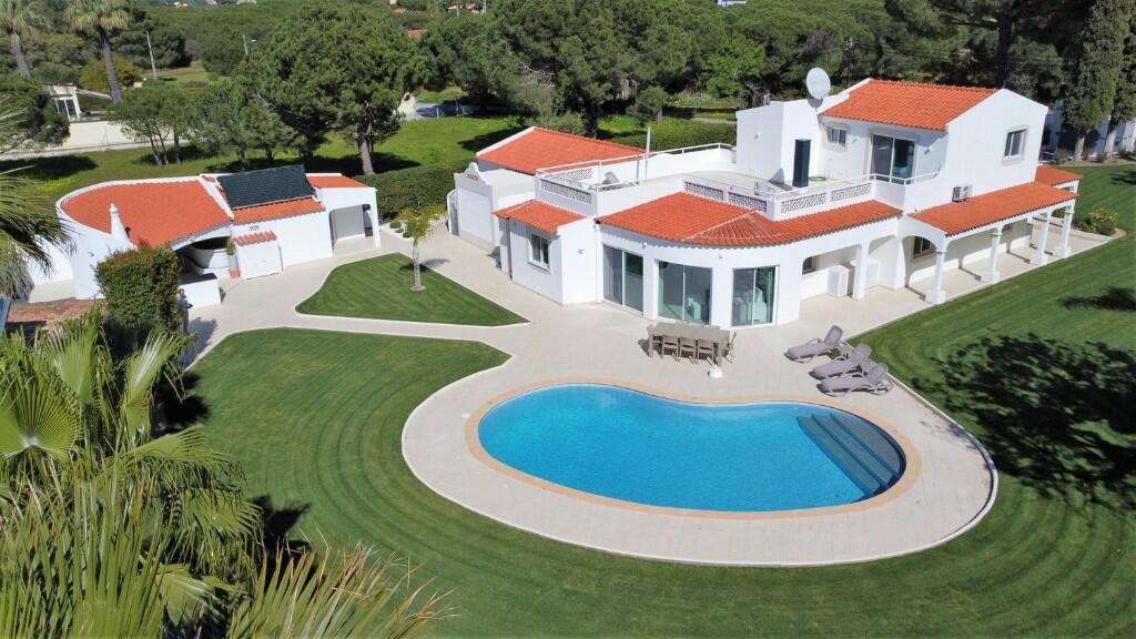 7 bed Villa for sale in Almancil, Algarve