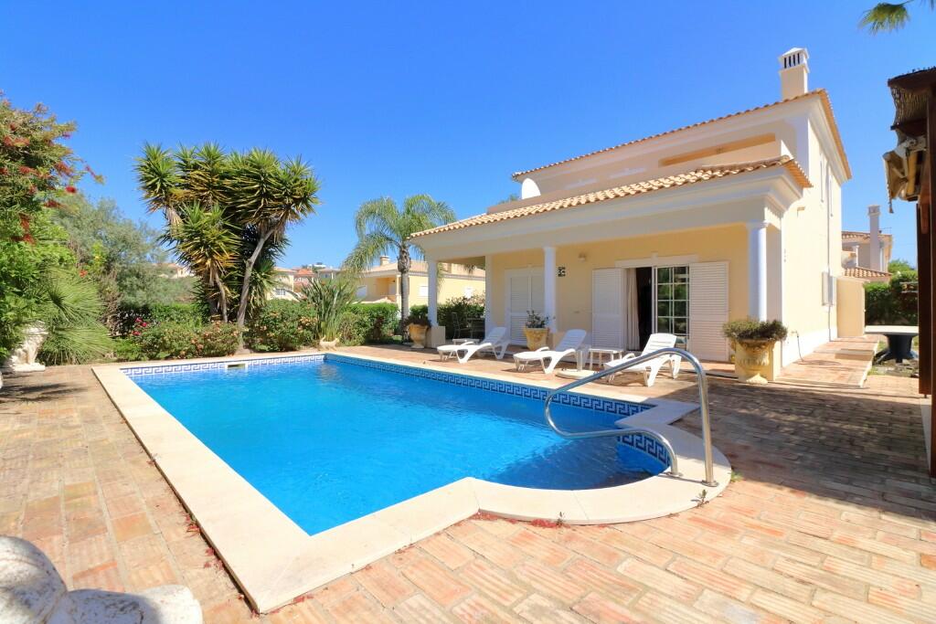 3 bed Detached house for sale in Almancil, Algarve