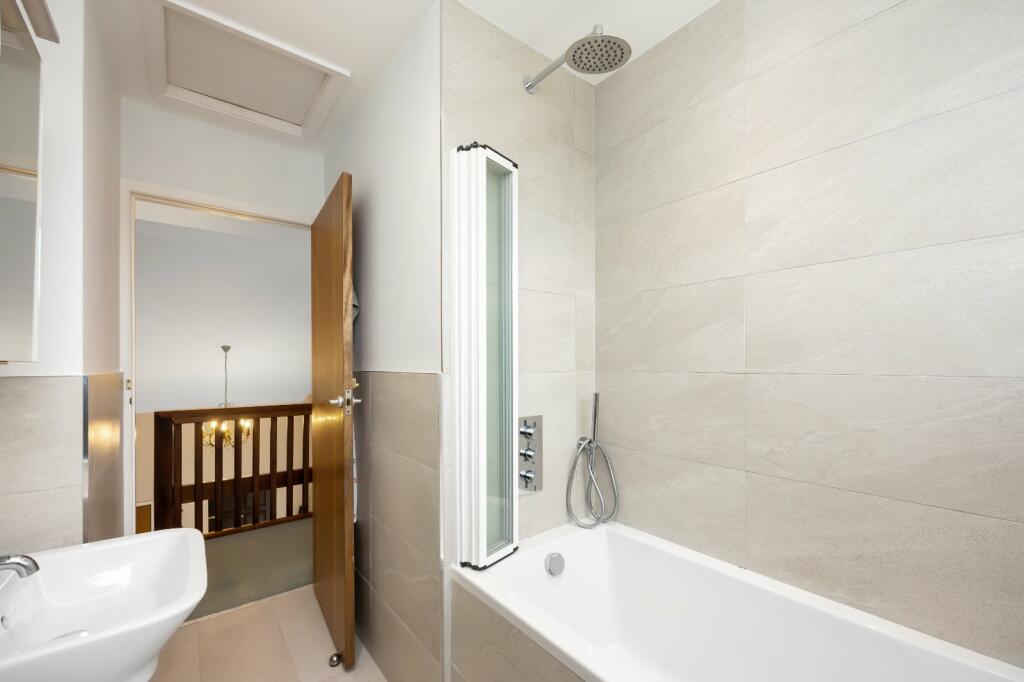 4 bedroom detached house for sale in Lesser Foxholes, Shoreham, West