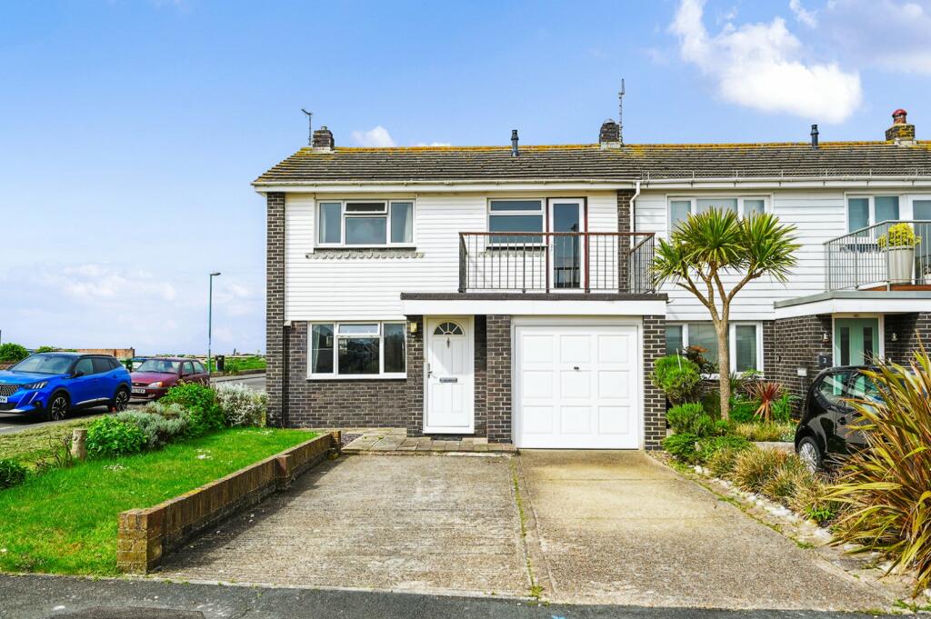 3 bedroom end of terrace house for sale in Hardy Close, Shoreham, West