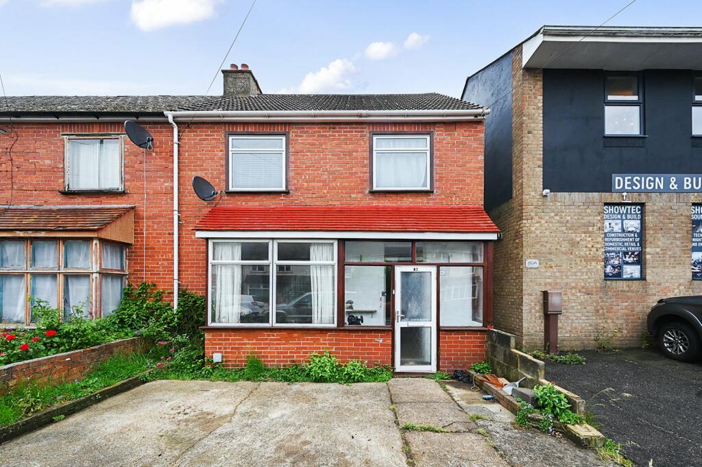 3 bedroom end of terrace house for sale in Old Shoreham Road, Shoreham