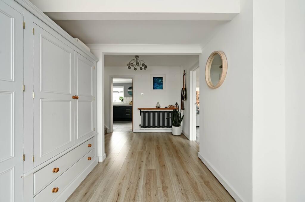 Additional property image - Falcon Close, Shoreham Beach, West Sussex, BN43