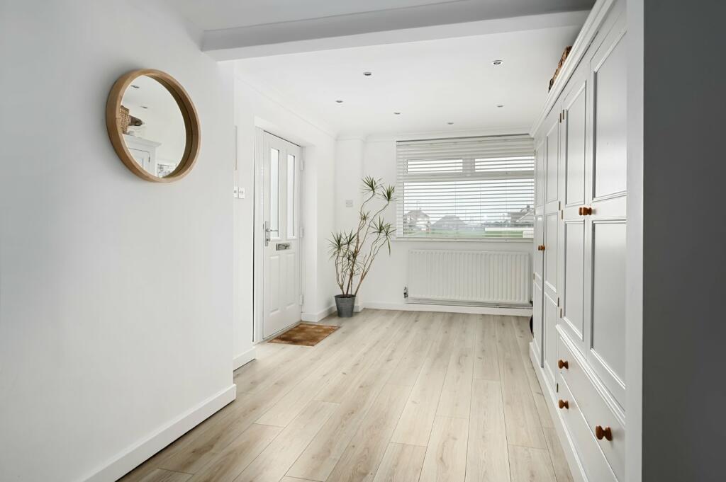 Additional property image - Falcon Close, Shoreham Beach, West Sussex, BN43