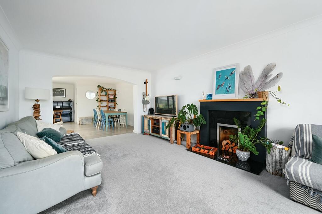 Additional property image - Falcon Close, Shoreham Beach, West Sussex, BN43