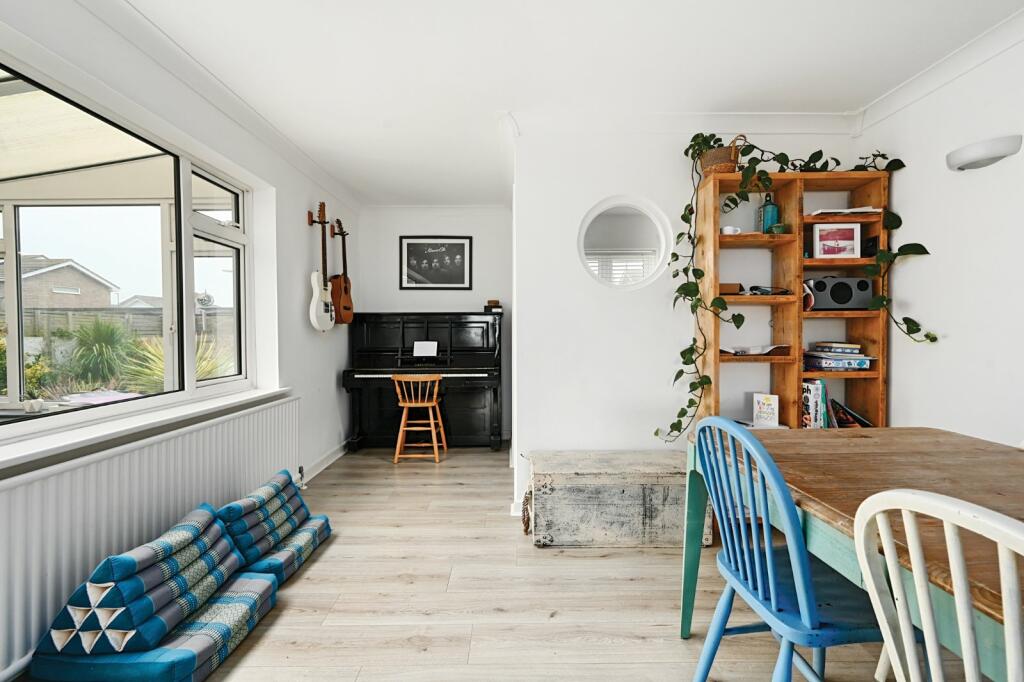 Additional property image - Falcon Close, Shoreham Beach, West Sussex, BN43