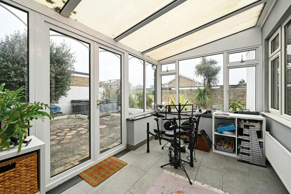 Additional property image - Falcon Close, Shoreham Beach, West Sussex, BN43