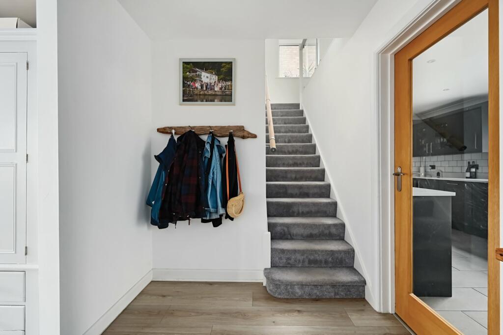 Additional property image - Falcon Close, Shoreham Beach, West Sussex, BN43