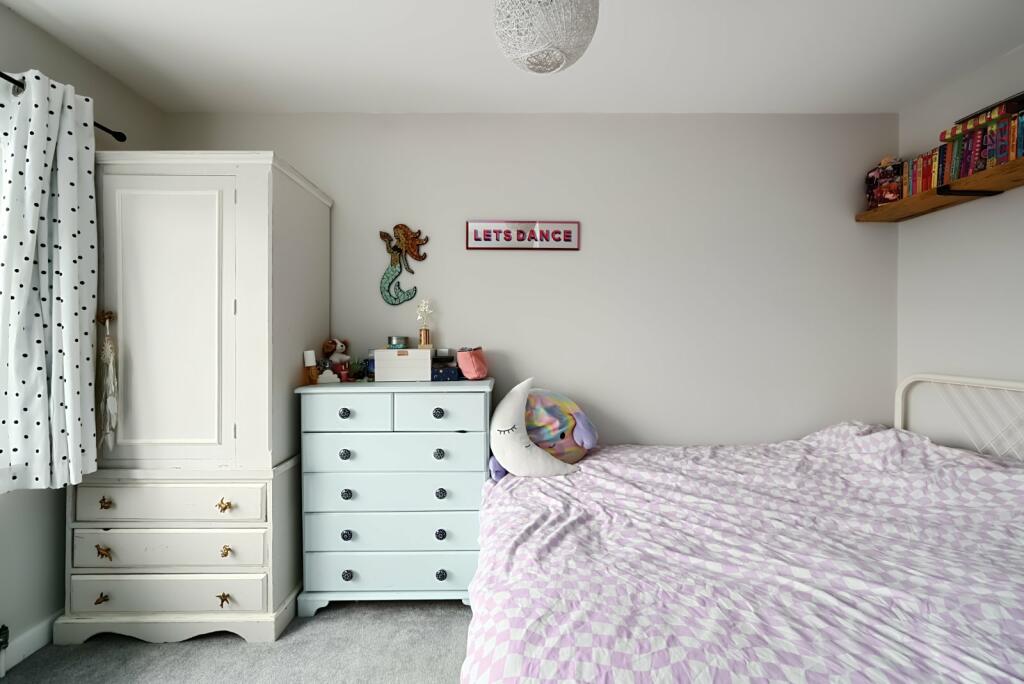 Additional property image - Falcon Close, Shoreham Beach, West Sussex, BN43