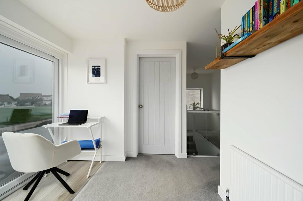 Additional property image - Falcon Close, Shoreham Beach, West Sussex, BN43