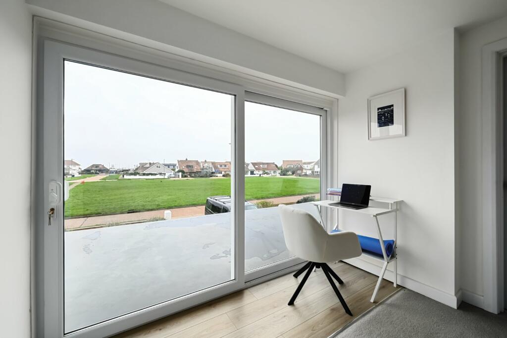 Additional property image - Falcon Close, Shoreham Beach, West Sussex, BN43