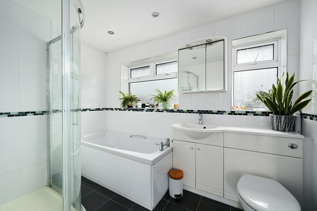 Additional property image - Falcon Close, Shoreham Beach, West Sussex, BN43